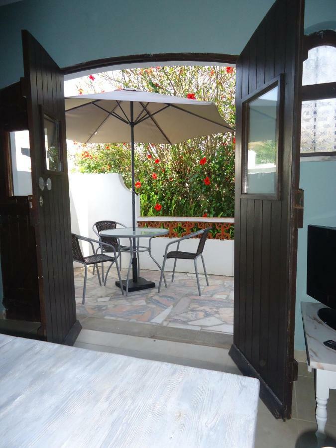 Casa Praia Mar, - Beachfront At The Meia Praia Appartement
