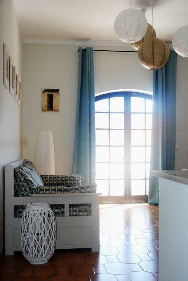 Appartement Casa Praia Mar, - Beachfront At The Meia Praia *