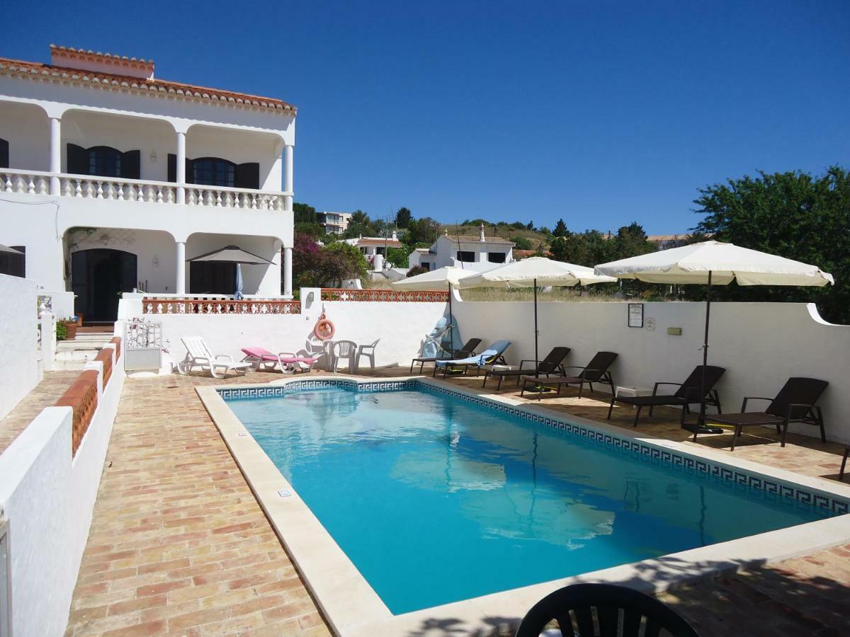 Casa Praia Mar, - Beachfront At The Meia Praia Appartement